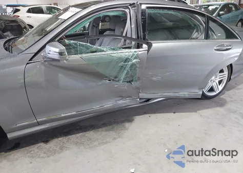 2013 Mercedes-Benz S 550 z USA, uszkodzony, nr VIN WDDNG7DB7DA527500